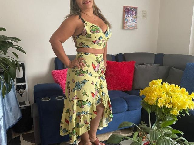 SandraHotI - Live sex cam - 19477870