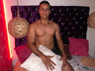 GabrielEmilio69 - Live sex cam - 19488310