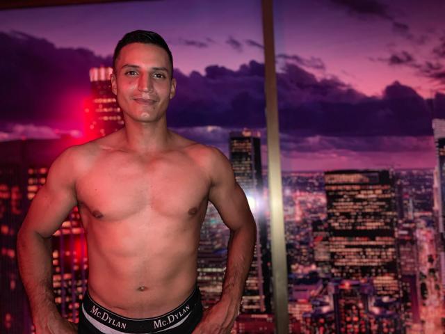 GabrielEmilio69 - Live sex cam - 19488322