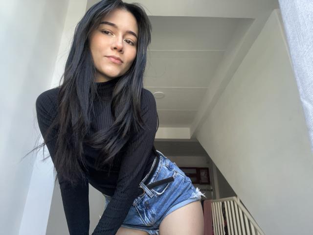 DeisyWest - Live sex cam - 19494434