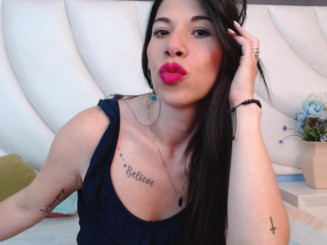 LauraaVelez - Live sex cam - 19504202
