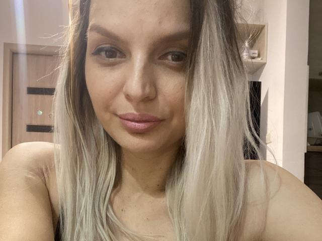 DouceAmelia - Sexe cam en vivo - 19506826
