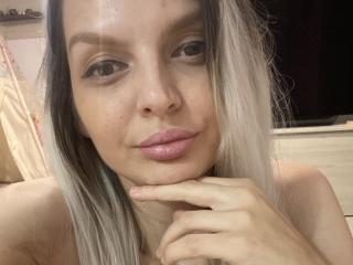 DouceAmelia - Live Sex Cam - 19506830