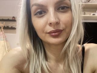 DouceAmelia - Live porn & sex cam - 19506834