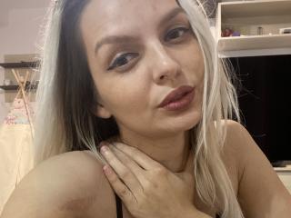 DouceAmelia - Live sex cam - 19506838