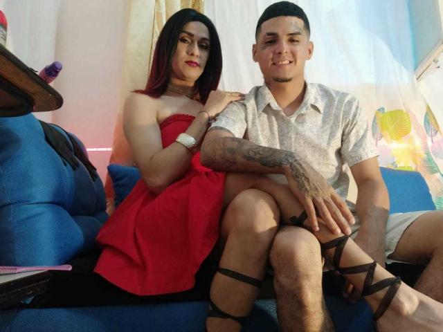 MelodyAndRoss - Live Sex Cam - 19515338