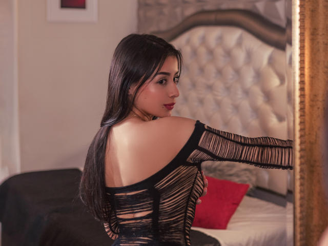 AntonellaaRossy - Live porn &amp; sex cam - 19521970