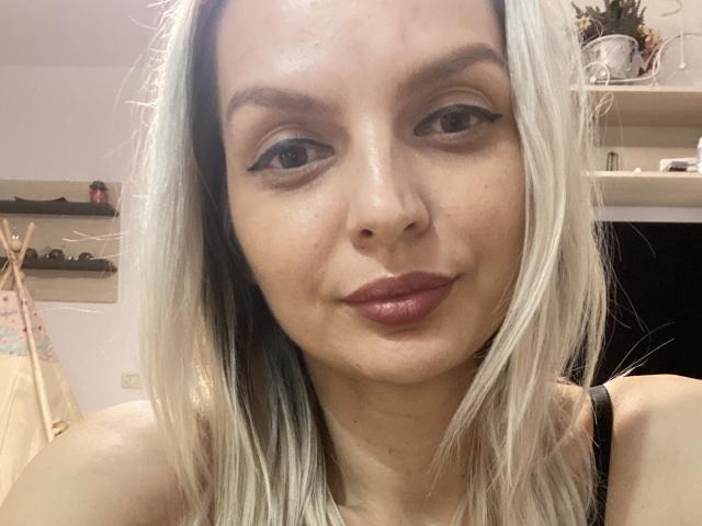 DouceAmelia - Live porn &amp; sex cam - 19543942