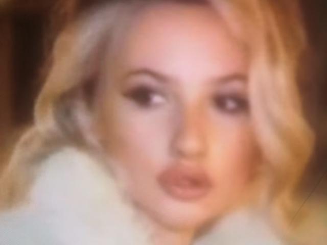 ElzaKom - Live sexe cam - 19560398