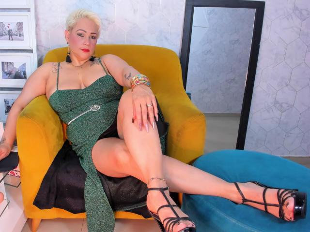 GianellaCox - Live sex cam - 19564146