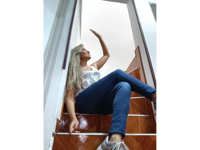 ValeriaHunter69 - Live sex cam - 19588734