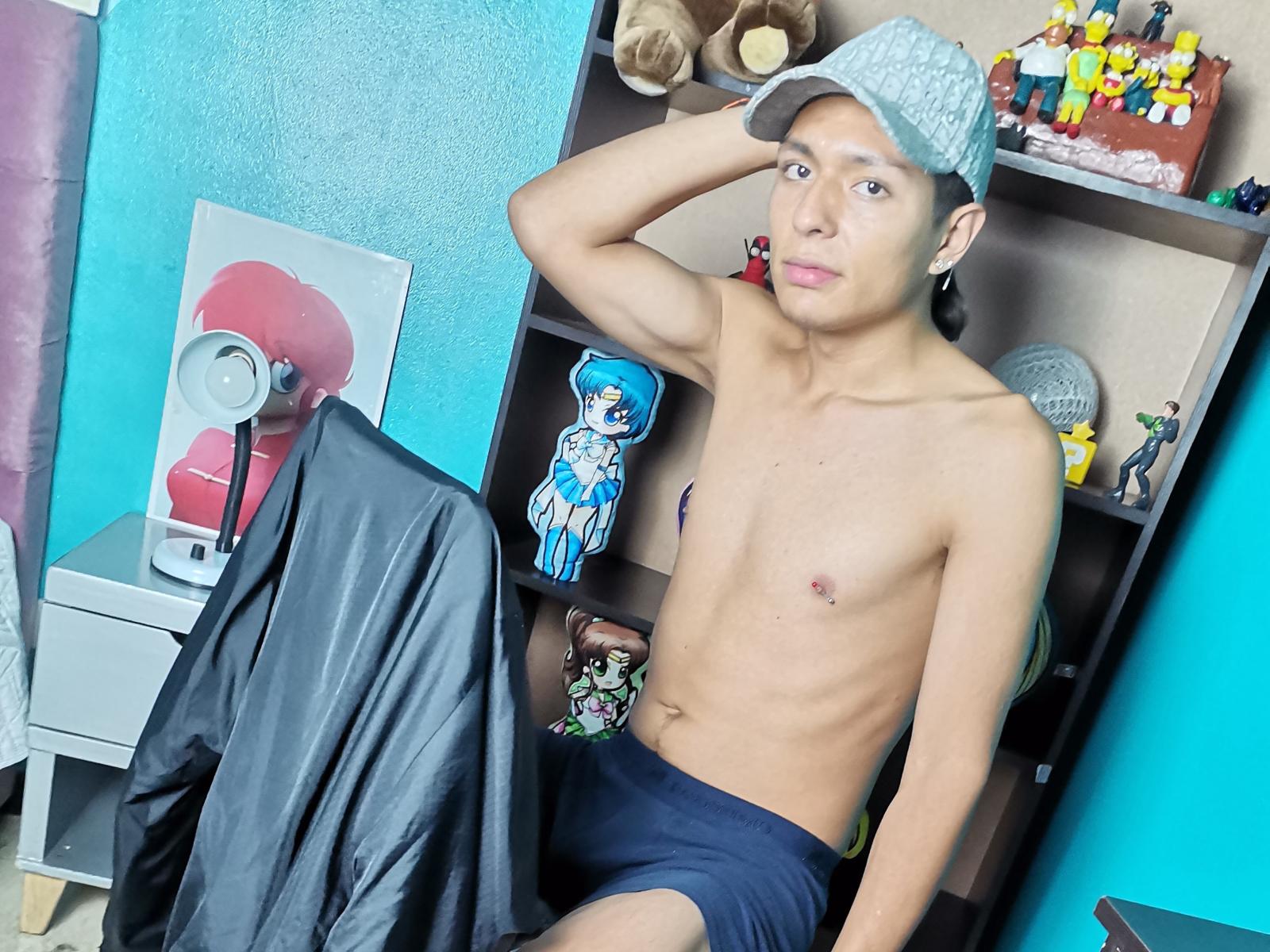 SexyHero69 - Live sex cam - 19600314