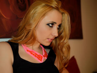 AddictiveCarinna - Live sex cam - 19604914