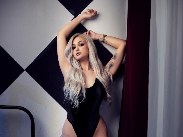 KylieJonnes - Live Sex Cam - 19628274