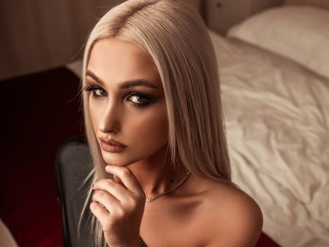 KylieJonnes - Live Sex Cam - 19628610