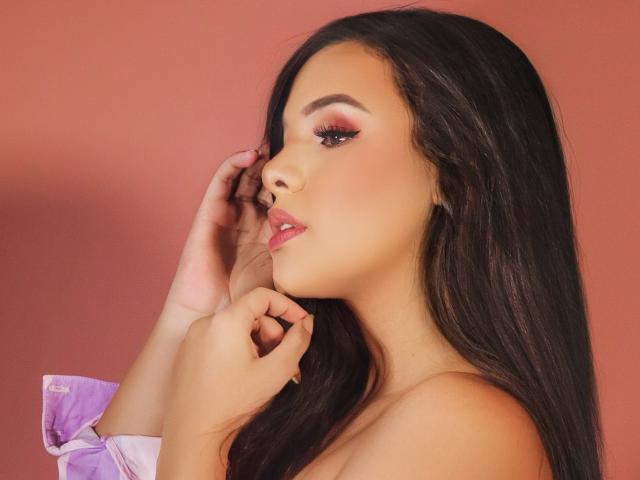 AnnGiraud - Live porn &amp; sex cam - 19639454