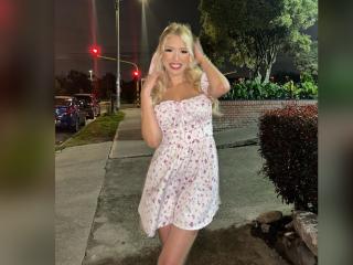 ChristieGarci - Live porn & sex cam - 19640238