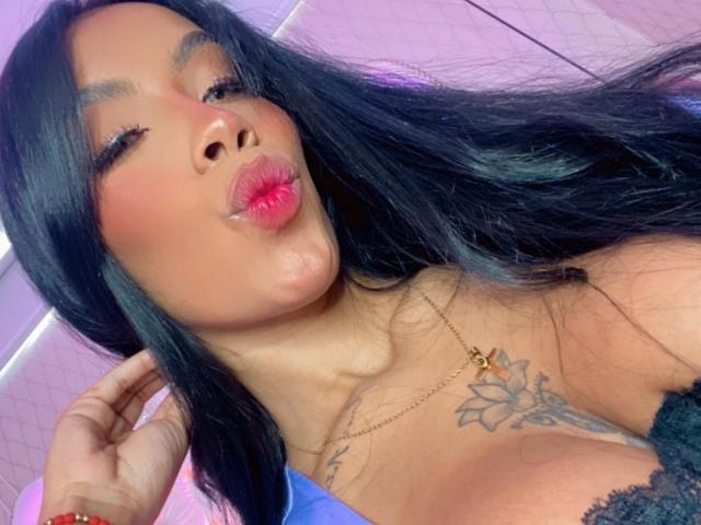 FiorellaBossh - Live Sex Cam - 19641214