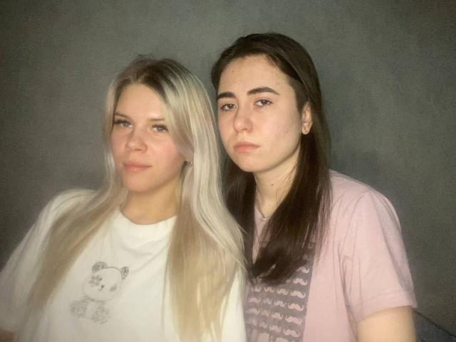 LorraineAndAlysa - Live sex cam - 19646478