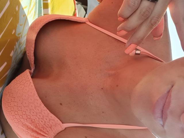 ApoloniaRed - Live sex cam - 19661494