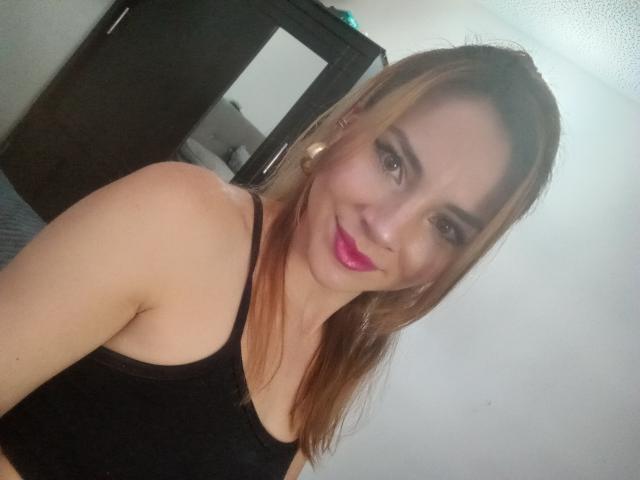 EmelySofia - Live Sex Cam - 19664366