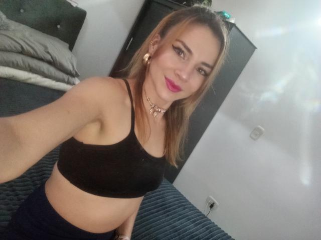 EmelySofia - Live Sex Cam - 19664406