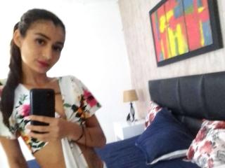 EvaMontessori - Live sex cam - 19677422