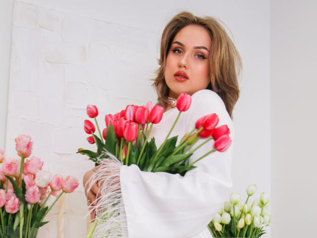 LisaFrancis - Live sex cam - 19678658