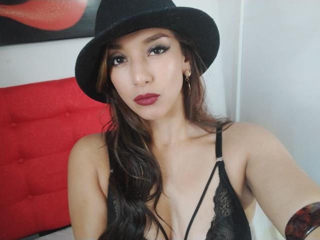 Karoliney - Sexe cam en vivo - 19688218