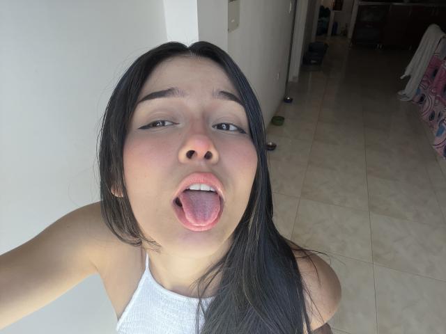 DeisyWest - Live sex cam - 19692266