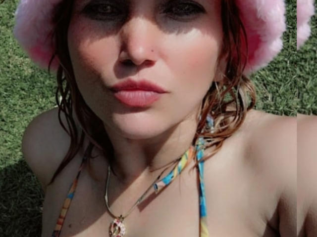 GiuliaAddams - Live Sex Cam - 19696494