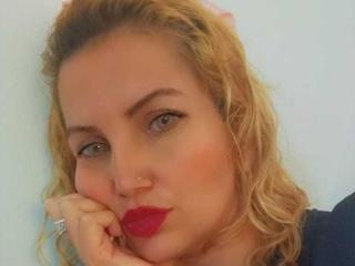 GiuliaAddams - Live Sex Cam - 19696634