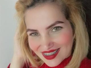 GiuliaAddams - Live Sex Cam - 19696686