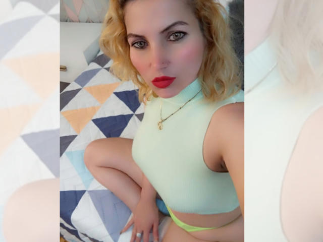 GiuliaAddams - Sexe cam en vivo - 19697194
