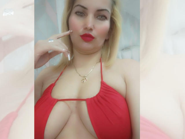 GiuliaAddams - Live sex cam - 19697282