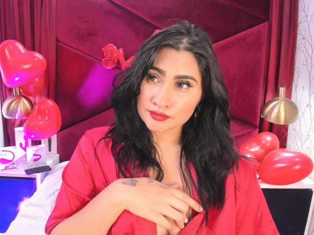 ShiaraRussi - Live porn &amp; sex cam - 19706898