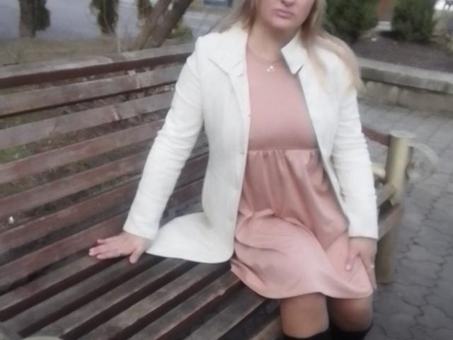 KelliRedhaer - Live Sex Cam - 19707674