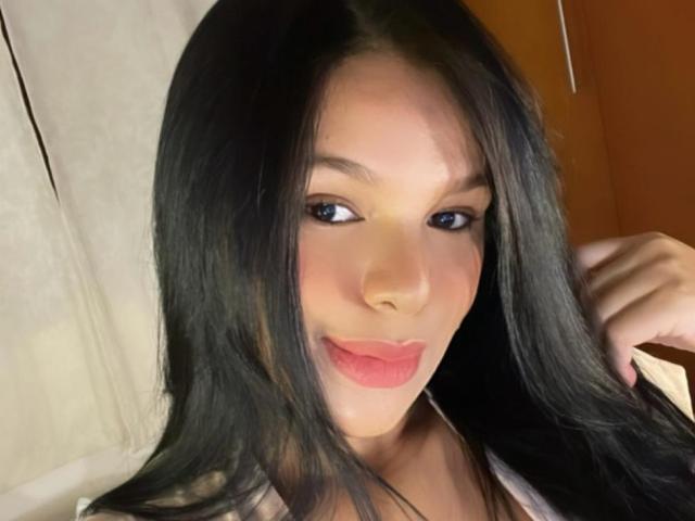 AnnGiraud - Sexe cam en vivo - 19727726