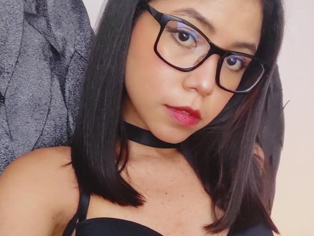 MaddieBlossom - Live porn &amp; sex cam - 19736542