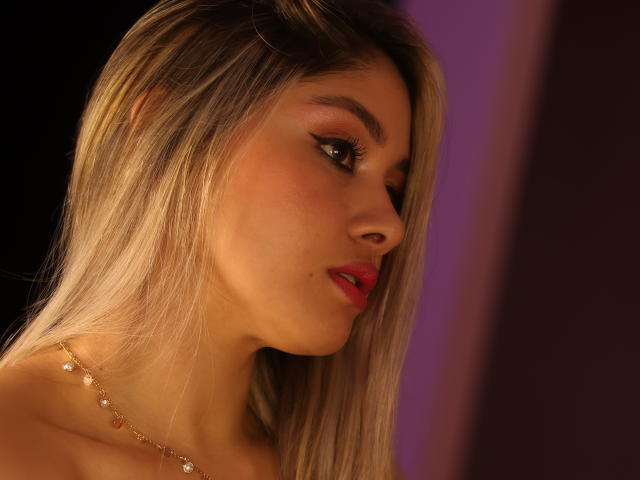 SaraiFerrer - Live Sex Cam - 19742506