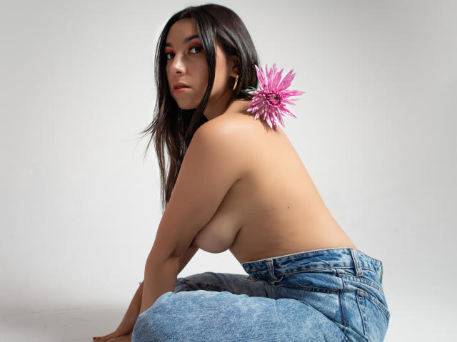 MiaReed - Live sex cam - 19743986
