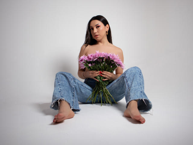 MiaReed - Live Sex Cam - 19744010