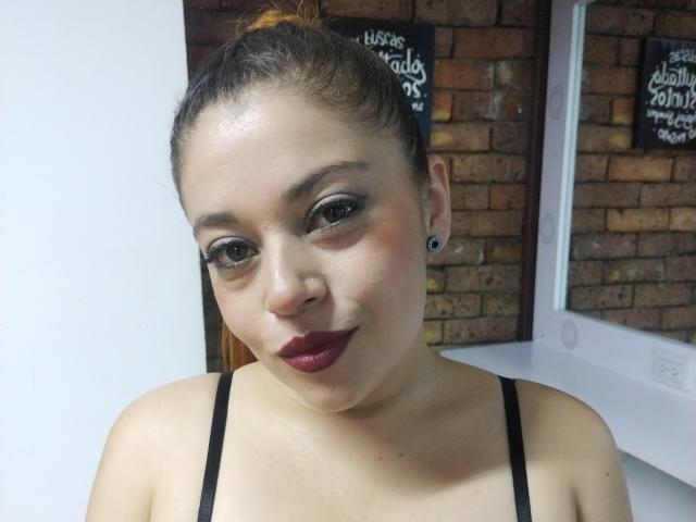 NaomyAdamss - Live Sex Cam - 19753782