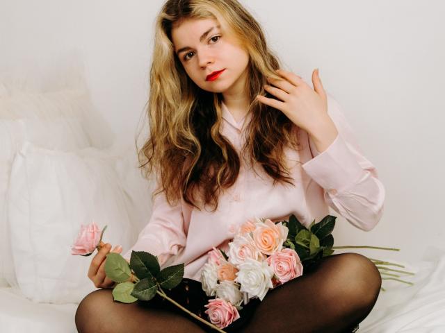 TinaRedly - Live sex cam - 19755102