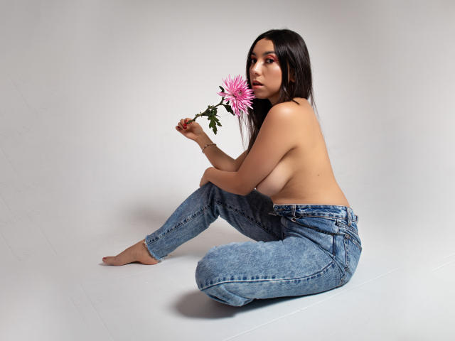 MiaReed - Live Sex Cam - 19760450