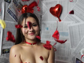 AlessiaFerry - Live sex cam - 19762574