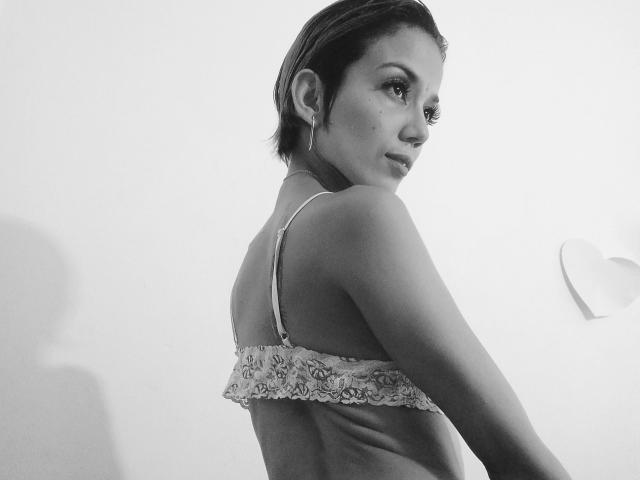 Veroo69 - Sexe cam en vivo - 19775102