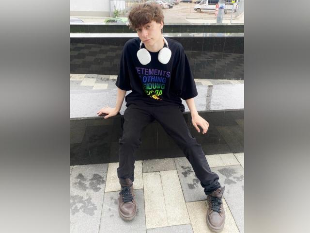 CuriousMan - Live Sex Cam - 19777146