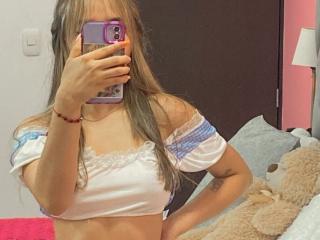 KloeCollins - Live sex cam - 19784222