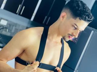 DavidBigCockStrong - Live sex cam - 19815602